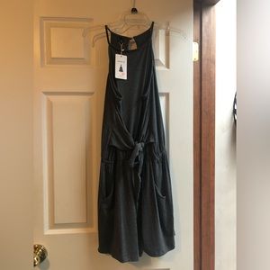 Zesica shorts romper, dark grey with tie